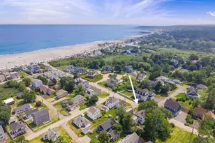 35 Beacon St, York, ME 03909 - Photo 3