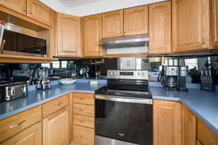 35 Beacon St, York, ME 03909 - Photo 11