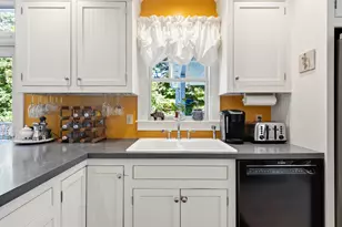 15 Grove St, Camden, ME 04843 - Photo 11
