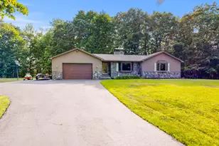 5 Acorn Ln, Lewiston, ME 04240 - Photo 3