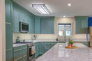 156 Congress St, Belfast, ME 04915 - Photo 3
