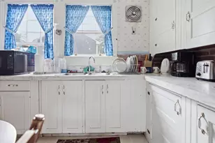 27 W Dartmouth St, Auburn, ME 04210 - Photo 11