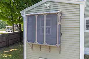 550 Main St, Sanford, ME 04083 - Photo 3