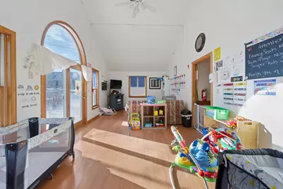 913 Essex Street, Bangor, ME 04401 - Photo 11