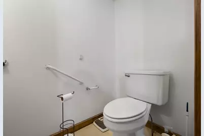 913 Essex Street, Bangor, ME 04401 - Photo 29