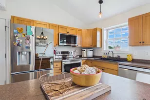 667 Newburgh Rd, Hermon, ME 04401 - Photo 15