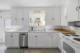 28 Oxford St, Augusta, ME 04330 - Photo 7