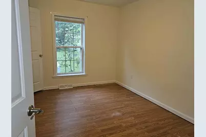 95 Pleasant Street, Oxford, ME 04270 - Photo 17