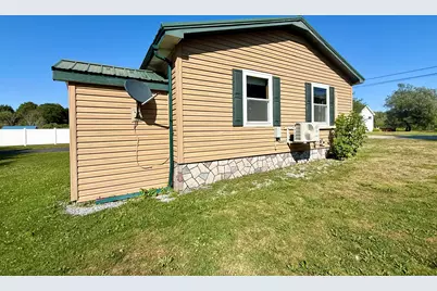 20 Willow Street, Calais, ME 04619 - Photo 5