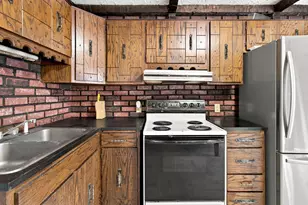 111 Pleasant St, Auburn, ME 04210 - Photo 23