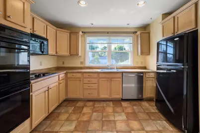 36 Pine Street, Rockland, ME 04841 - Photo 5