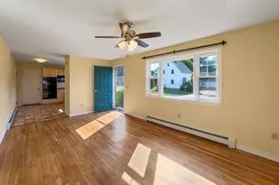 36 Pine St, Rockland, ME 04841 - Photo 3