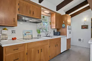 31 Moorview Ave, Ogunquit, ME 03907 - Photo 9