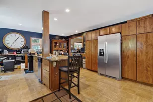 2 Brookfield Rd, Falmouth, ME 04105 - Photo 5