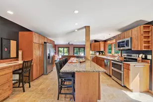 2 Brookfield Rd, Falmouth, ME 04105 - Photo 5