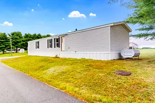 18 Purington Ave, Mechanic Falls, ME 04256 - Photo 27
