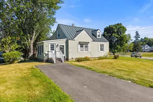 34 Lincoln St, Brewer, ME 04412 - Photo 1
