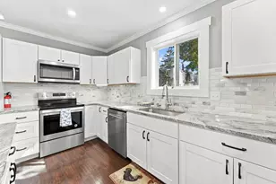 18 Dyer St, Saco, ME 04072 - Photo 19