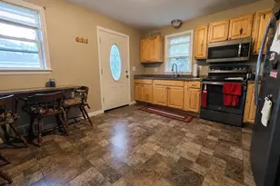 2 Hallowell St, Winslow, ME 04901 - Photo 5