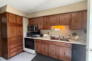 176 Pleasant Ave, Madawaska, ME 04756 - Photo 5