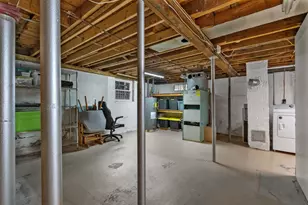 28 Boston Ave, Lewiston, ME 04240 - Photo 25