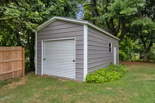 28 Boston Ave, Lewiston, ME 04240 - Photo 5
