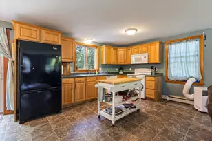 135 Fairview Dr, Waterboro, ME 04061 - Photo 9