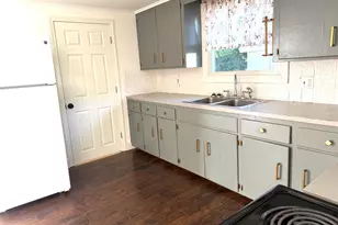 151 Rideout St, Waterville, ME 04901 - Photo 5