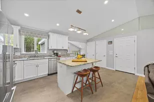 40 Old Neck Rd, Scarborough, ME 04074 - Photo 11