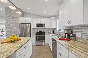 40 Old Neck Rd, Scarborough, ME 04074 - Photo 9