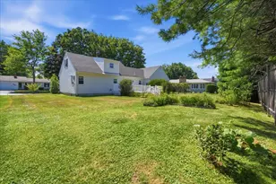 17 Bonnallie Ave, Lewiston, ME 04240 - Photo 5