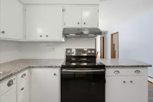 17 Bonnallie Ave, Lewiston, ME 04240 - Photo 11