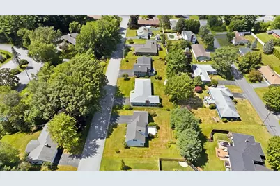 17 Bonnallie Avenue, Lewiston, ME 04240 - Photo 51