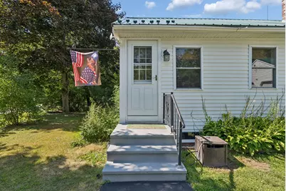 825 Eastern Avenue, Augusta, ME 04330 - Photo 9