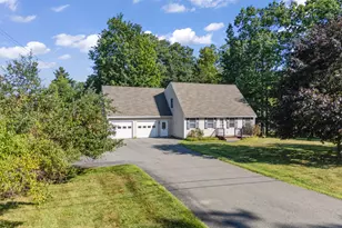 25 Munn Dr, Hermon, ME 04401 - Photo 3