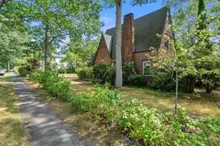 17 Belmont St, Brunswick, ME 04011 - Photo 3