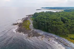 42 Thaxter Ln, Kittery, ME 03905 - Photo 1