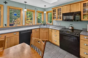 35 Porter St, Searsport, ME 04974 - Photo 3