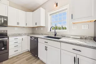 476 Washburn St, Caribou, ME 04736 - Photo 13