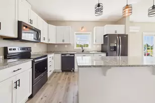 476 Washburn St, Caribou, ME 04736 - Photo 15