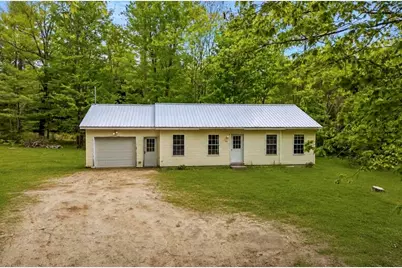 20 Madison Avenue, Paris, ME 04281 - Photo 1