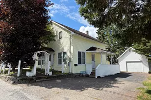 157 Pleasant Ave, Madawaska, ME 04756 - Photo 1