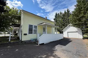 157 Pleasant Ave, Madawaska, ME 04756 - Photo 9