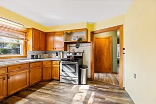 28 Arkwright Ave, Lewiston, ME 04240 - Photo 5