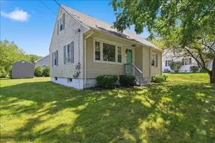 19 Grover Rd, Cape Elizabeth, ME 04107 - Photo 3