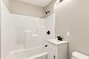27 Chamberlain Ave, Brunswick, ME 04011 - Photo 13