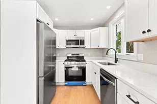 27 Chamberlain Ave, Brunswick, ME 04011 - Photo 7