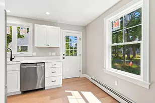 27 Chamberlain Ave, Brunswick, ME 04011 - Photo 5