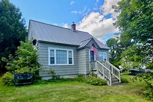 37 Chandler St, Houlton, ME 04730 - Photo 3