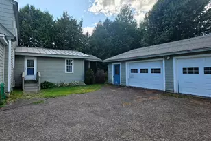 37 Chandler St, Houlton, ME 04730 - Photo 7